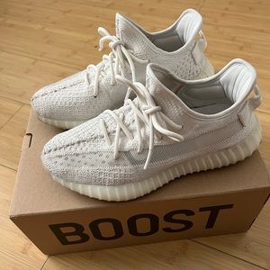 YEEZY 350 BONE WHITE 🔥 GREAT CONDITION 🔥 SIZE 6.5 MEN 8 WOMEN🔥🔥